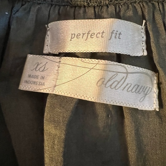 OLD Navy cotton smocked olive green top, retro, XS. - Picture 5 of 7